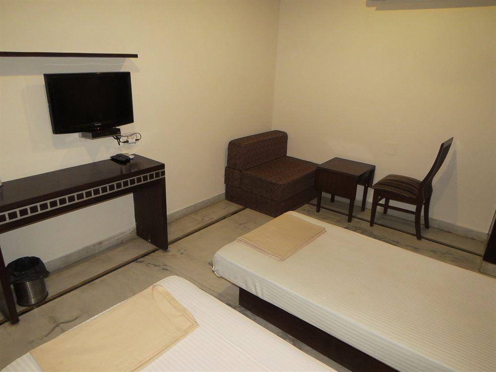 Smyle Inn - Best Value Hotel Near New Delhi Station Eksteriør bilde