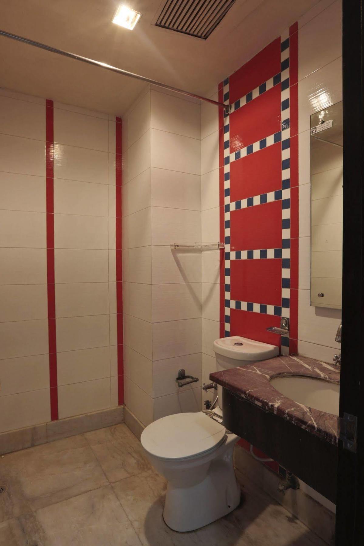 Smyle Inn - Best Value Hotel Near New Delhi Station Eksteriør bilde
