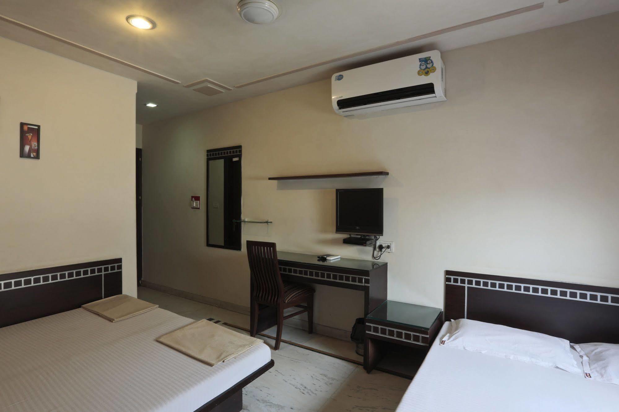 Smyle Inn - Best Value Hotel Near New Delhi Station Eksteriør bilde
