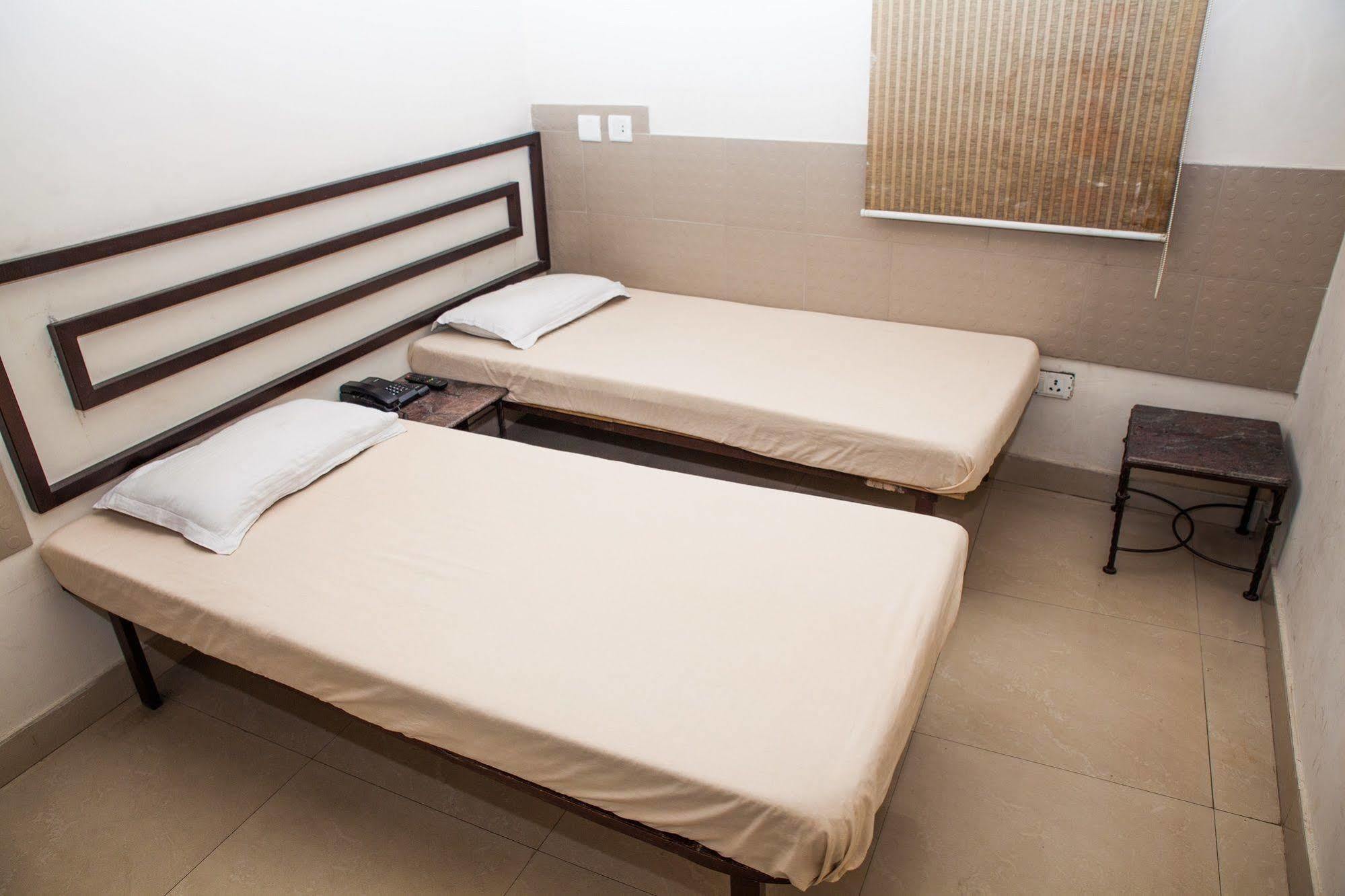 Smyle Inn - Best Value Hotel Near New Delhi Station Eksteriør bilde