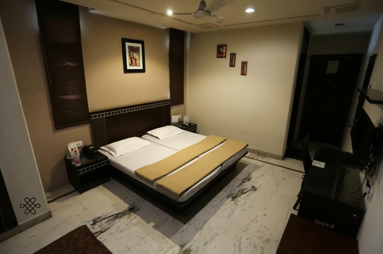 Smyle Inn - Best Value Hotel Near New Delhi Station Eksteriør bilde