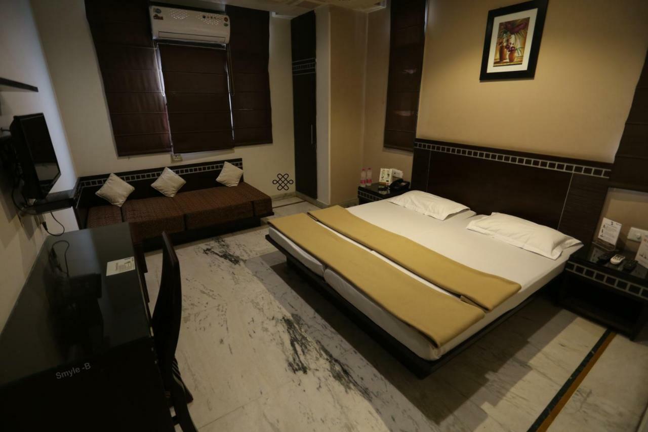Smyle Inn - Best Value Hotel Near New Delhi Station Eksteriør bilde