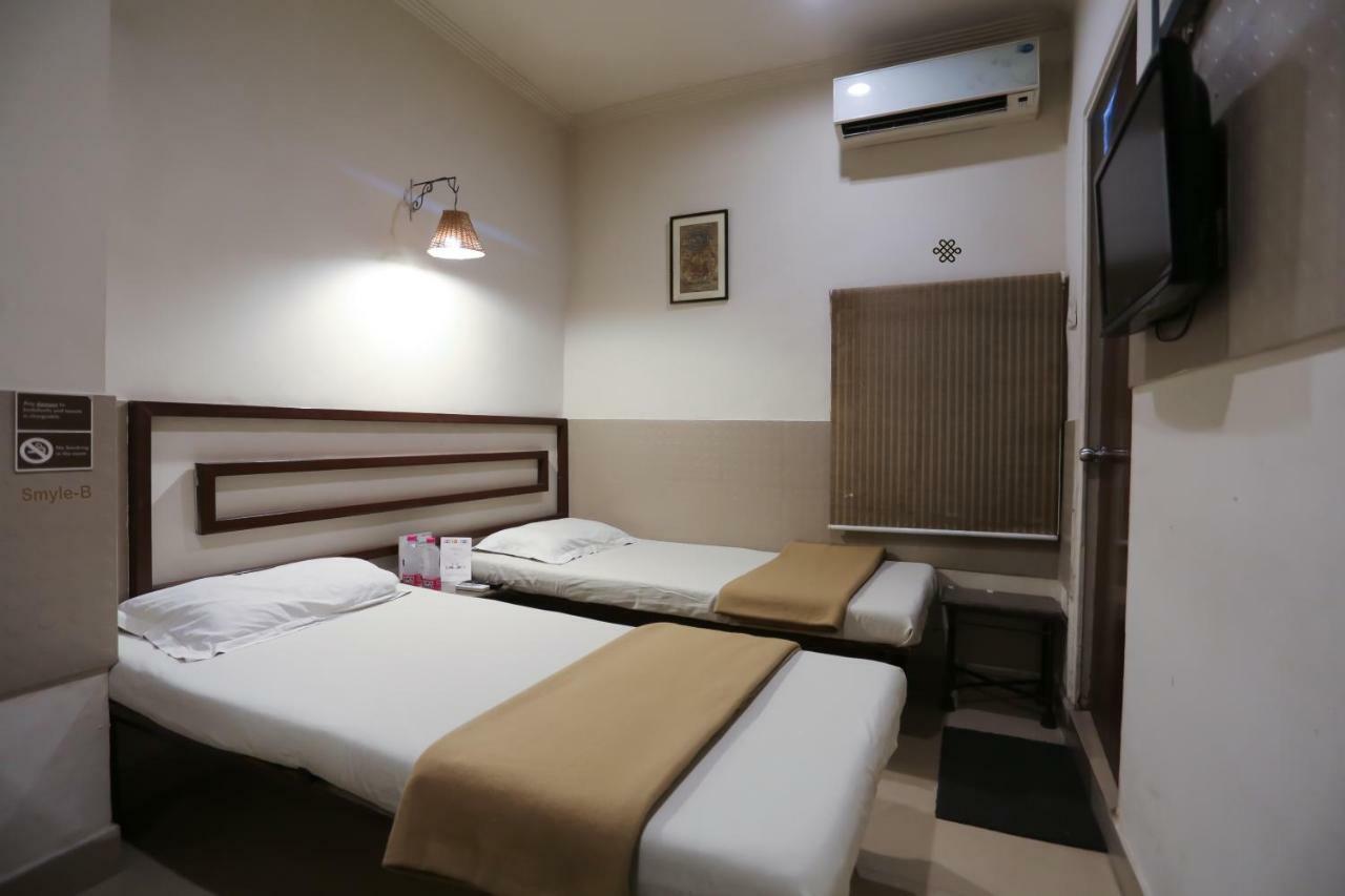 Smyle Inn - Best Value Hotel Near New Delhi Station Eksteriør bilde