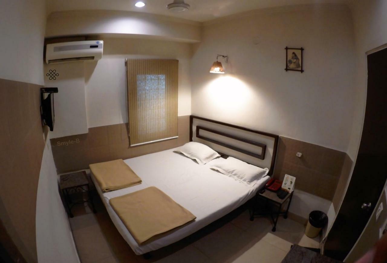 Smyle Inn - Best Value Hotel Near New Delhi Station Eksteriør bilde
